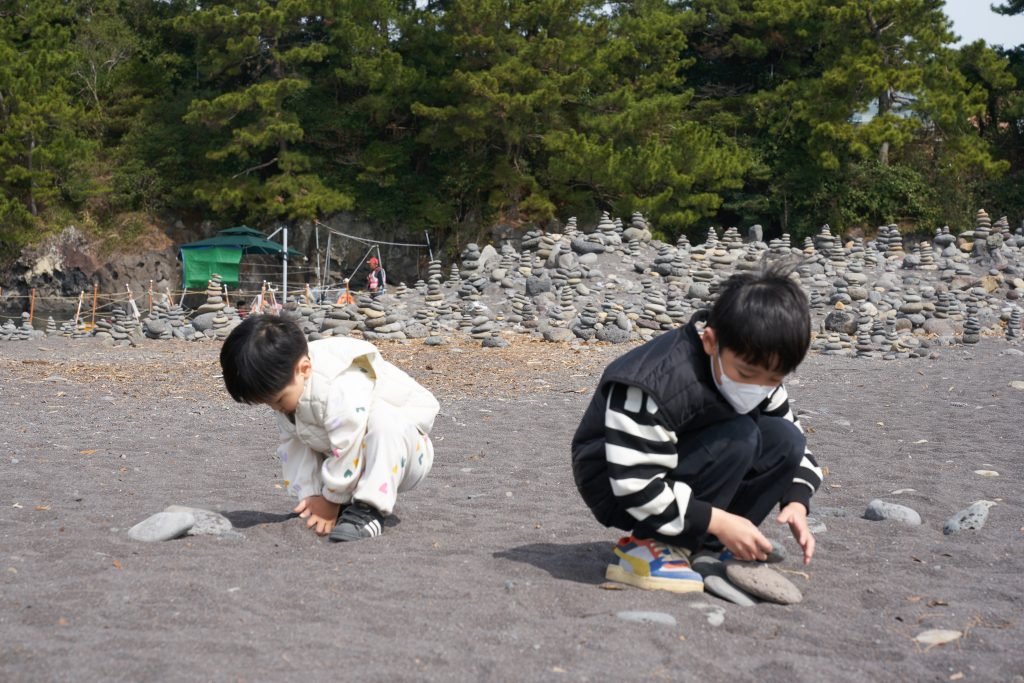 쇠소깍 해수욕장, 파도와 바람이 만드는 천국의 순간들_2023 12